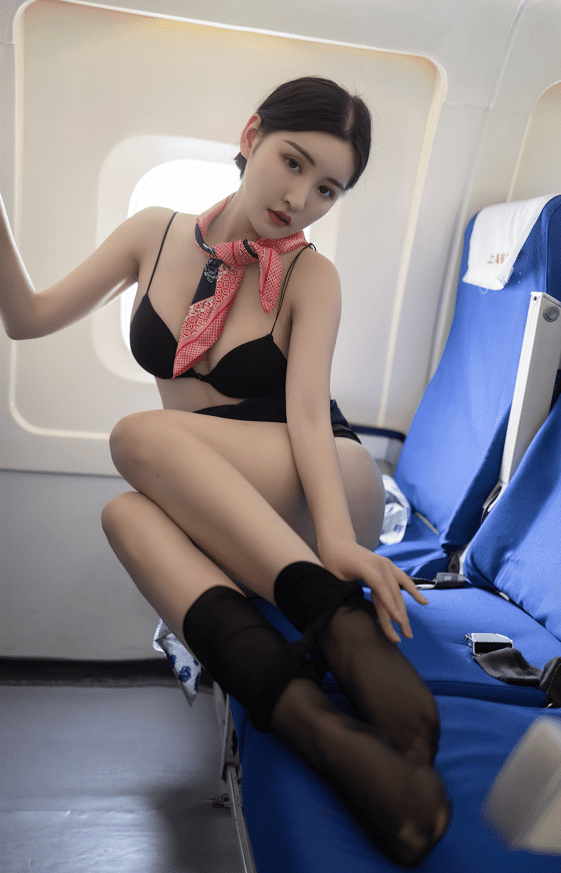 [XiuRen秀人网] 2021.08.24 No.3838 沈梦瑶 经典空姐制服系列美女写真套图[58+1P 476M]预览图 3