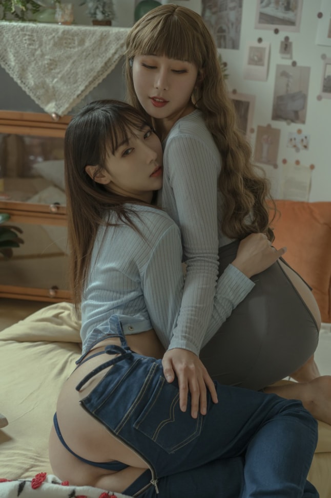 【抢鲜】云溪溪 – NO.32 奶桃X予十七 – 日系百合[60P1V-1.57GB]预览图 2