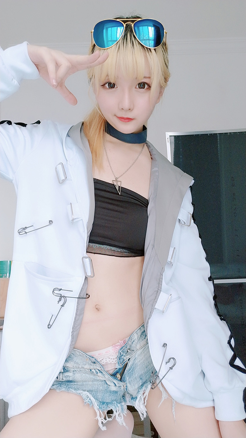微博红人星之迟迟-莉莉丝 [60P/2V/301MB]