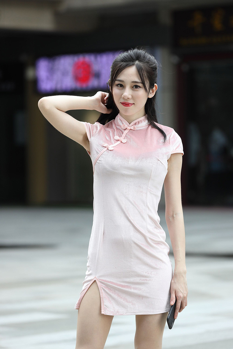 [街拍]F142.极品粉色旗袍肉丝美腿美眉[图片/视频/7.28G]预览图 4